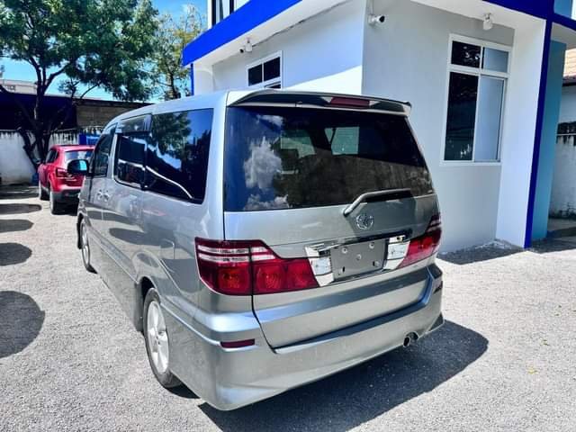A picture of TOYOTA ALPHARD