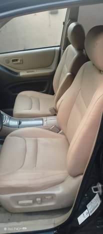 A picture of 03 04 Highlander everything working location ikotun ijegun Lagos 4m
