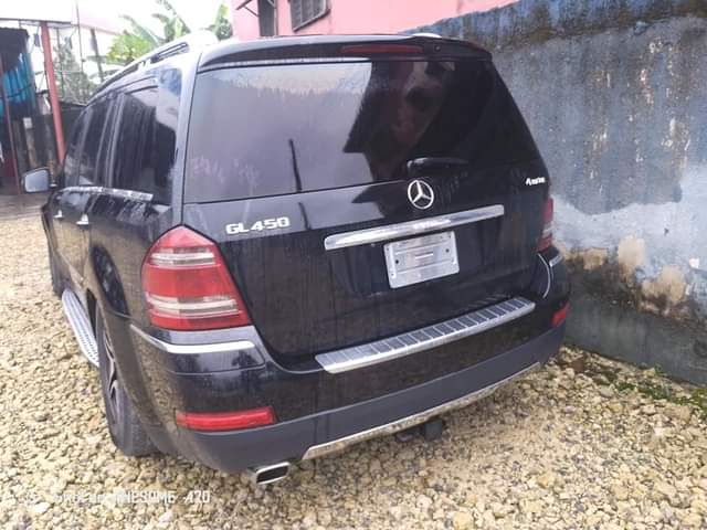A picture of Super clean Mercedes Benz GL 450 for sale in Uyo