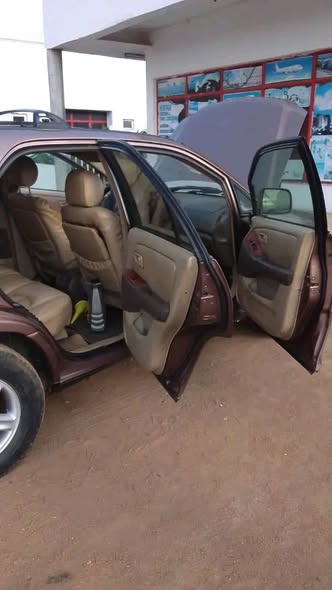 A picture of Lexus Rx 300