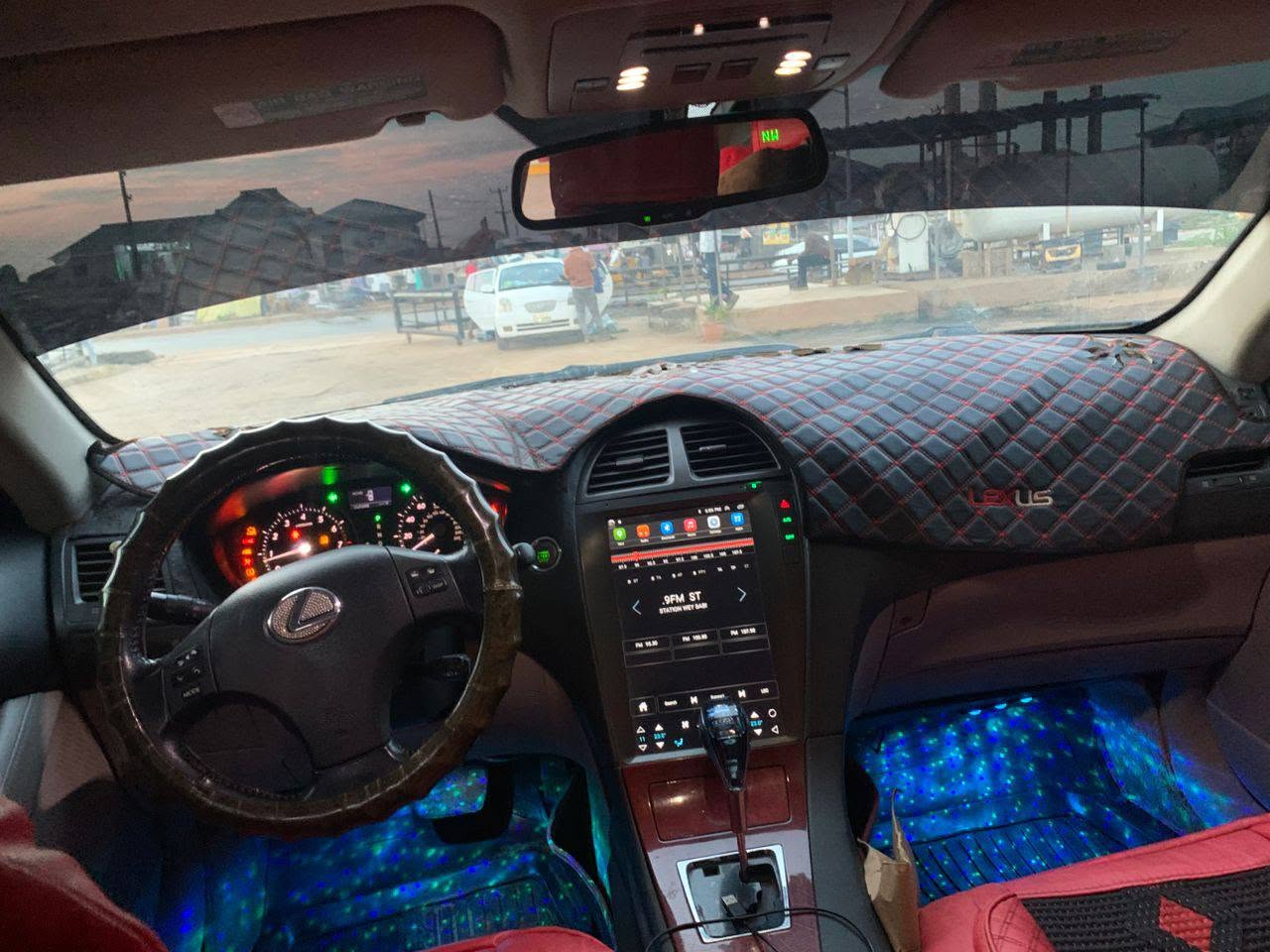 A picture of Lexus ES350 08
