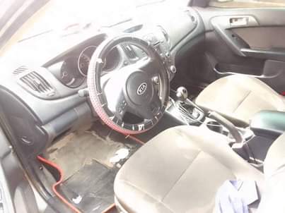 A picture of Kia carote 2012