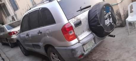 A picture of Naija used Toyota Rav4 2002 but need painting and everything