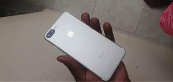 A picture of iPhone 7plus 128gb only uses wifi.at just 250k 0752841294 slight
