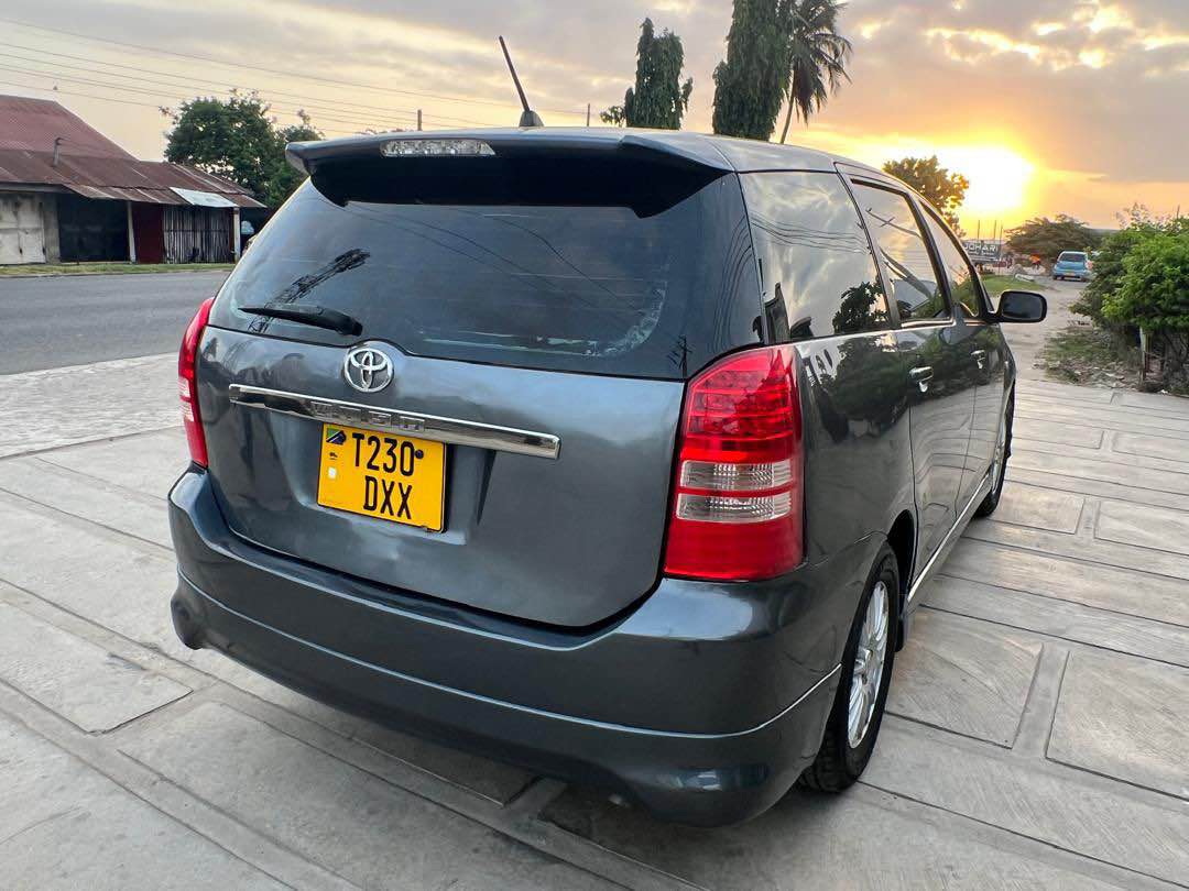 A picture of TOYOTA WISH REG DXX