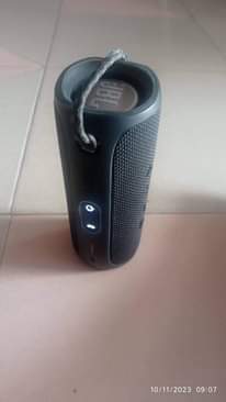 A picture of JBL flip 5
