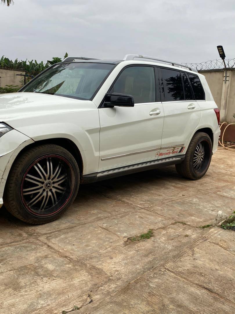 A picture of BENZ GLK 350 2011