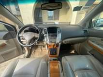 A picture of LEXUS RX 330