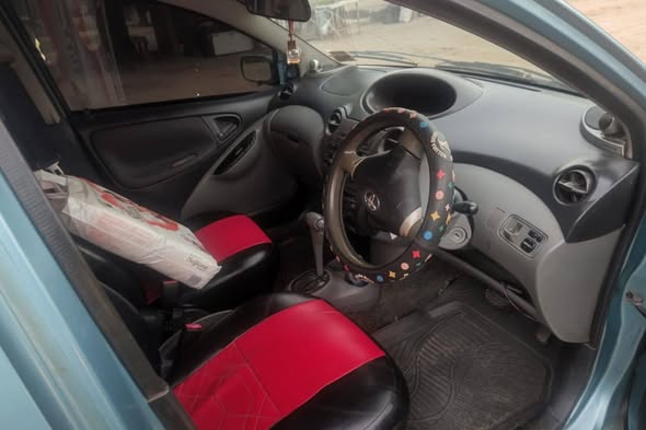 A picture of TOYOTA VITZ