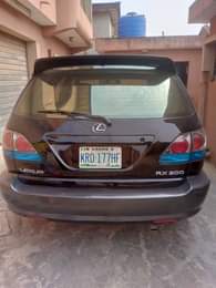 A picture of Lexus Rx 300 for sale engine and gear is superb