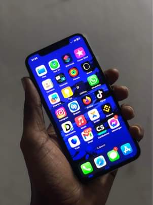 A picture of Iphone XS