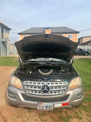 A picture of 2011 ML350 Tok standard 5 months Registered First body Reverse