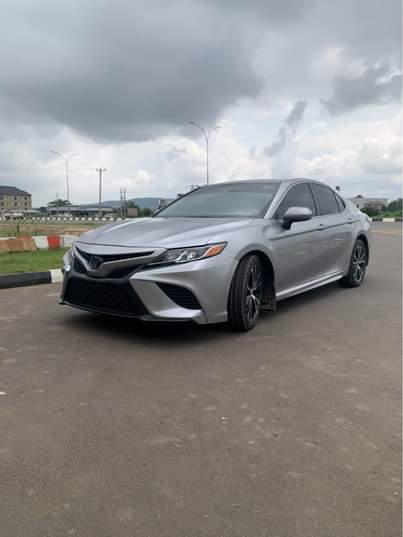 A picture of 2019 CAMRY SE 08162815326