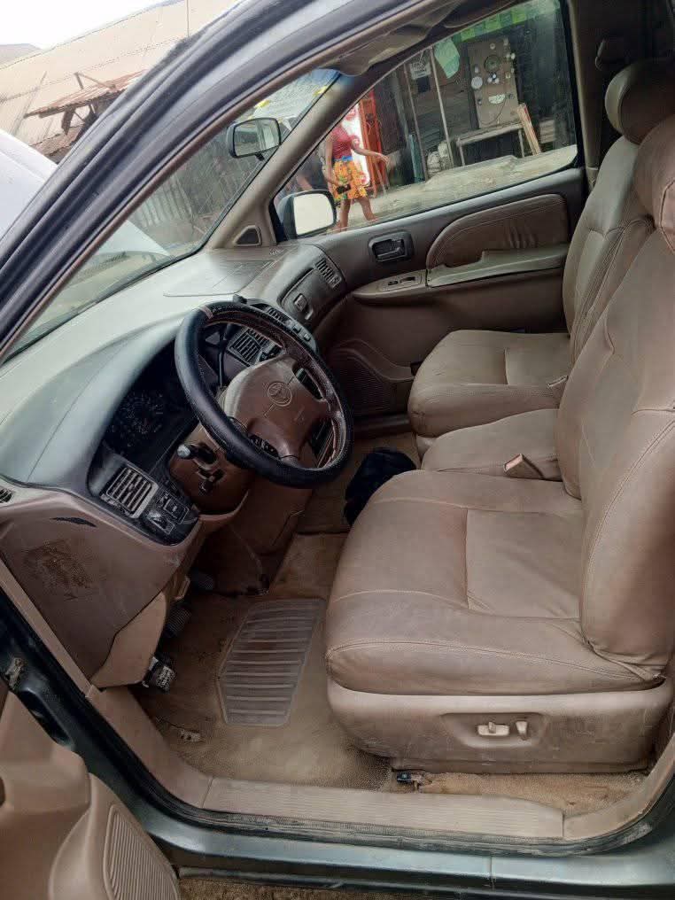 A picture of Toyota Sienna