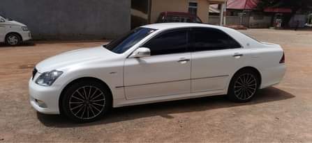A picture of TOYOTA CROWN 2006