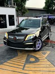 A picture of SUPER EXTREMLY CLEAN GLK 350 2011 upgraded to 2013 PRICE