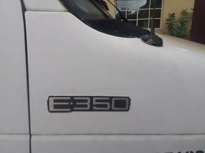 A picture of Ford Dodge Ram
