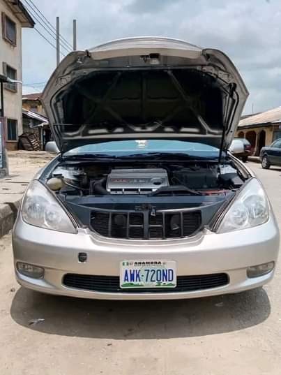 A picture of Es Lexus 330