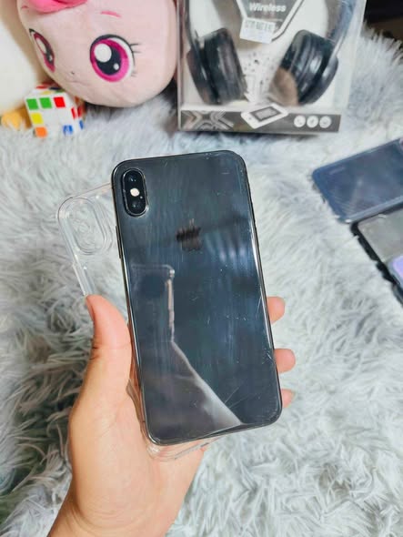 A picture of iPhone X 0655695769 Bei 260 000 GB 64 Face ID