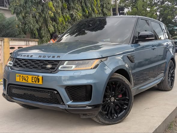 A picture of RANGE ROVER SPORTS