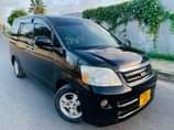 A picture of Toyota noah new