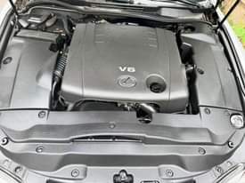 A picture of Lexus is350