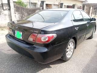 A picture of 2004 LEXUS ES 330 09025147101 09073957098