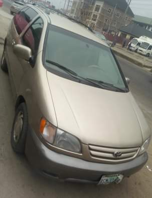 A picture of Toyota Sienna 2002 model Condition Registered Super Clean interior Super