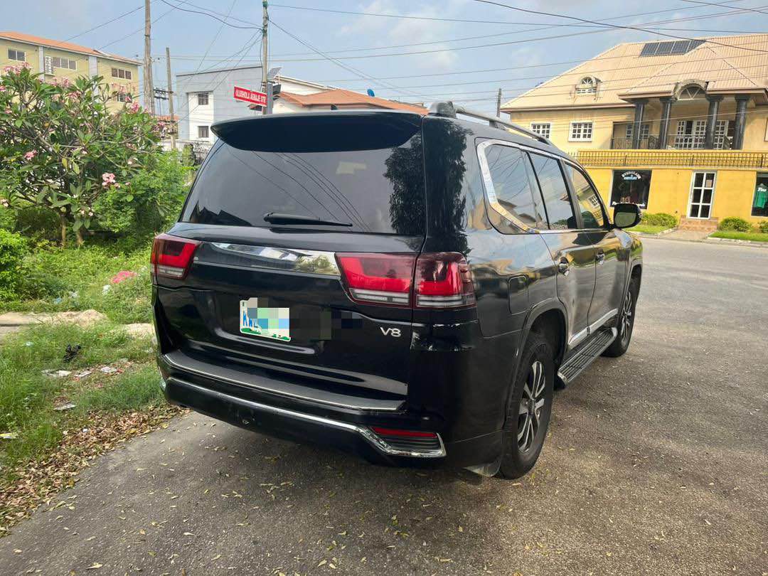 A picture of 2014 Toyota Land Cruiser