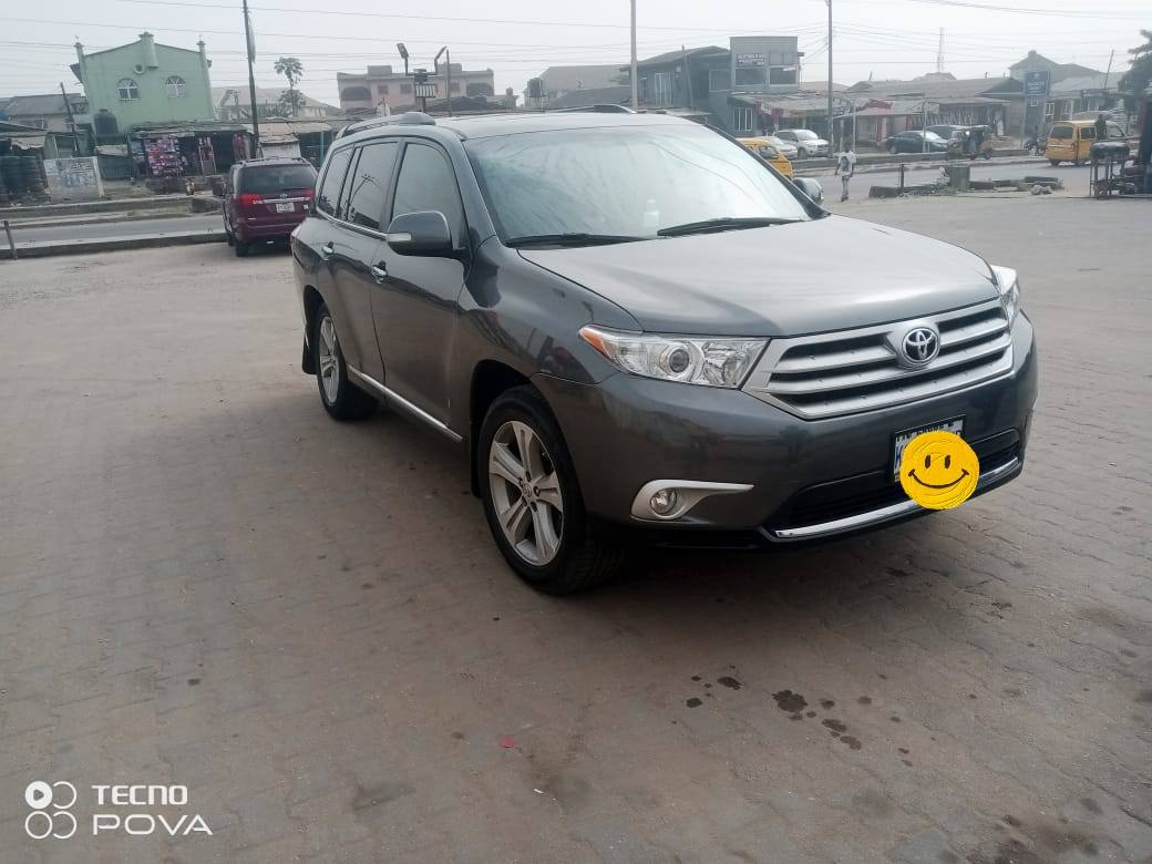 A picture of Toyota Highlander 2014 model for sale