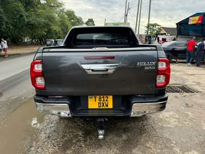 A picture of TOYOTA HILUX