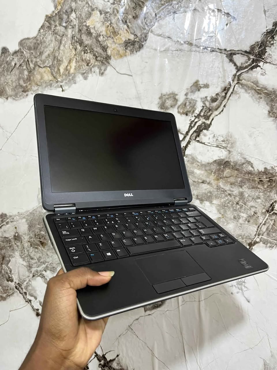 A picture of Dell latitude E7240