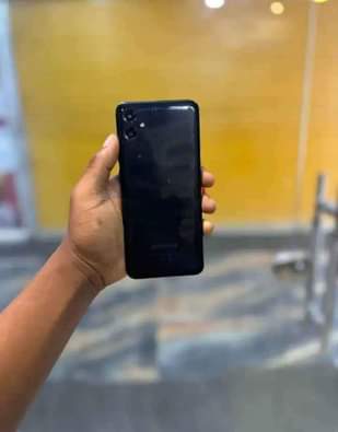 A picture of Samsung A04e