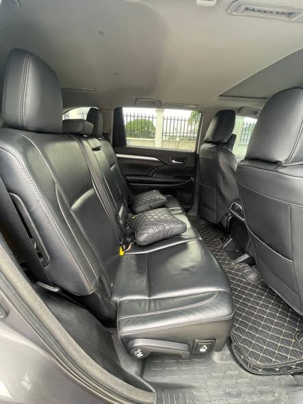 A picture of Toyota highlander 2016