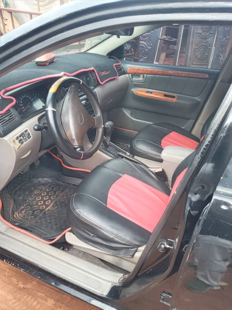 A picture of Black Toyota Corolla