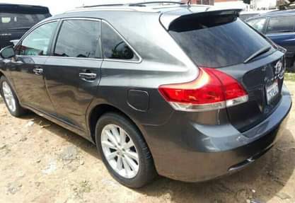 A picture of 2010 toyota Venza for sale Tokunbo Full option Navigation 4WD
