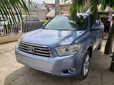 A picture of Registered but not used Sharp 2008 Toyota Highlander Limited Edition
