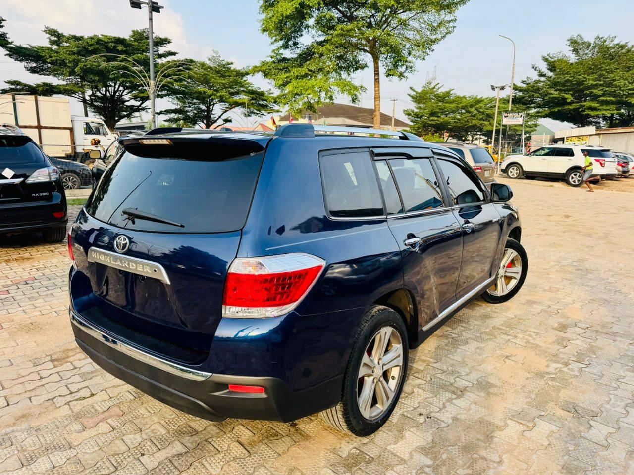 A picture of FOREIGN USED 2013 LIMITED TOYOTA HIGHLANDER