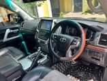 A picture of Land cruiser Sahara 2017