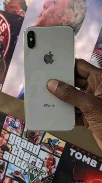 A picture of I phone x
