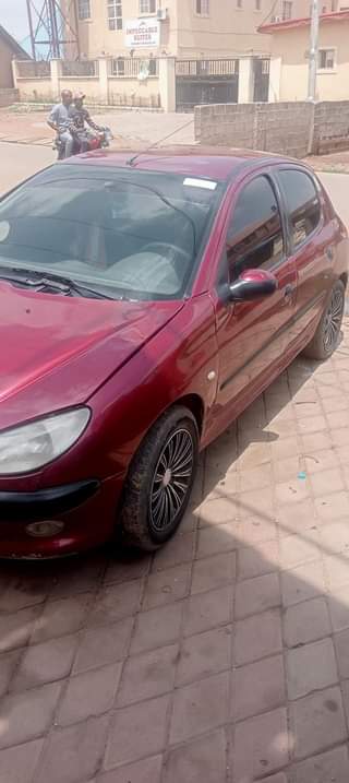 A picture of 206 Peugeot