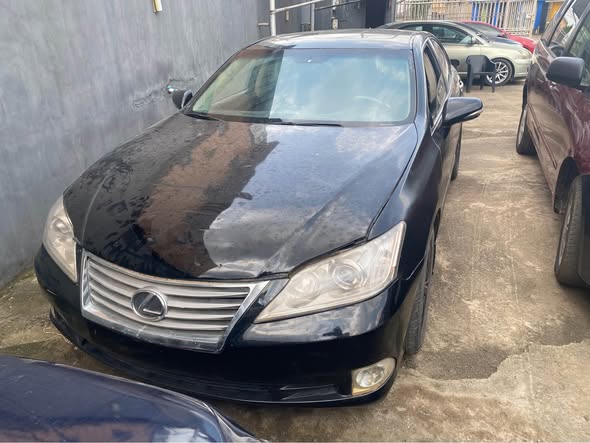 A picture of LEXUS ES350 2010 USED
