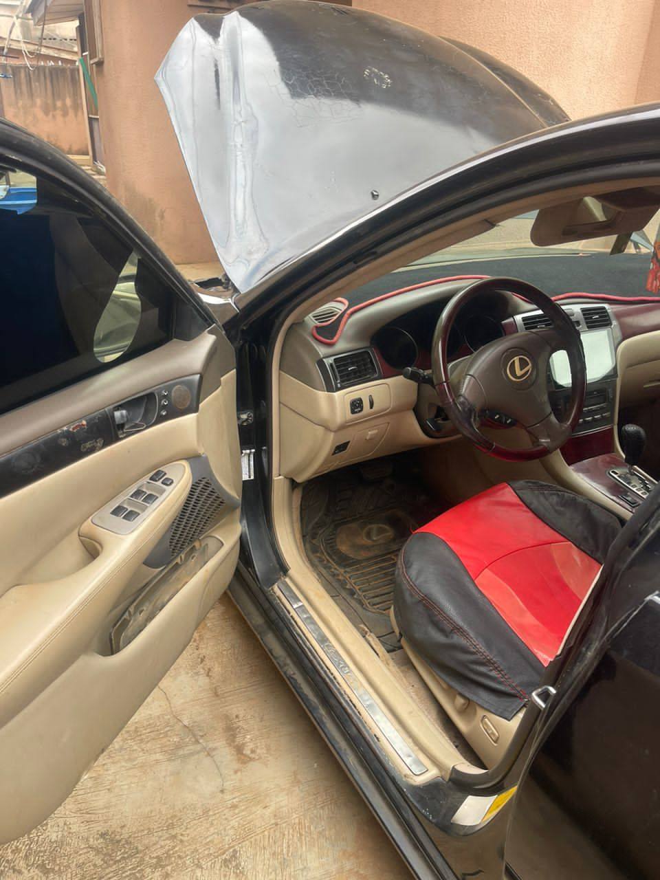A picture of 2005 ES330 LEXUS