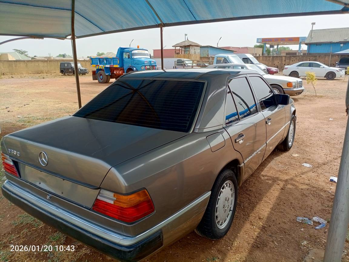 A picture of Mercedes Benz 08088462156 w124