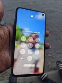 A picture of Samsung s10e bd mpya Kam inavyoonekana Gb 128 location magomen