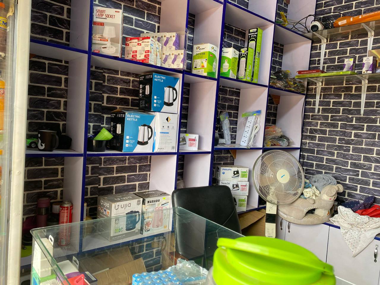 A picture of Electronics shop for sale