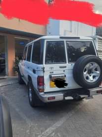 A picture of  LANDCRUISER_LX_0620356906