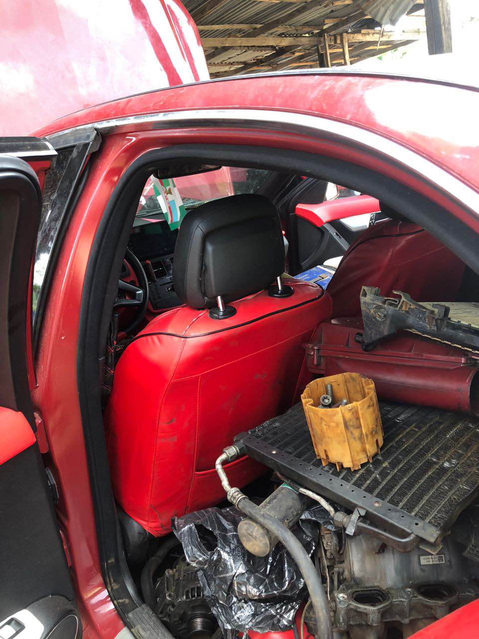 A picture of Benz C 300 Engine bad