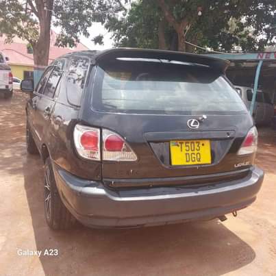 A picture of Toyota harrier 4mln