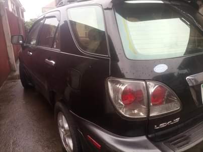 A picture of Lexus 300